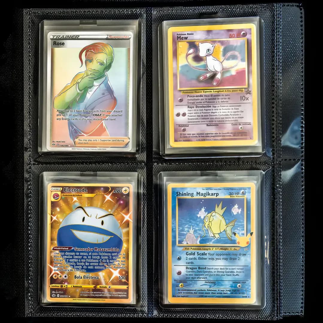Carpeta Binder Toploader 4 bolsillos DeckSaver Roja (112 cartas) — foto 2
